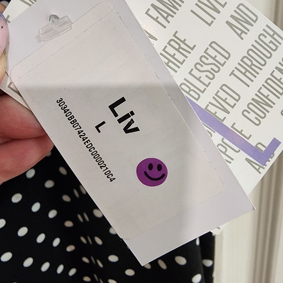 New Lularoe Liv - Picture 2 of 3